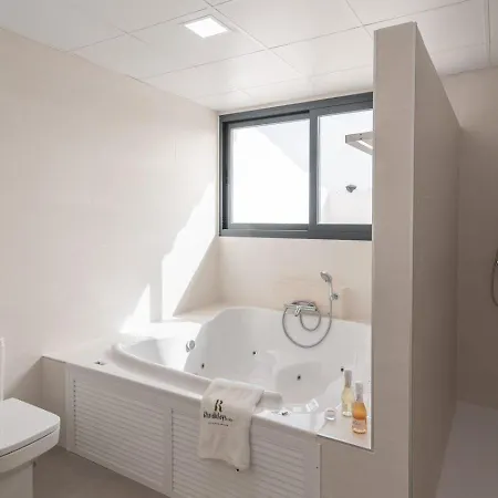 Rva De Nieves - Pecho De Venus By Ruralidays *